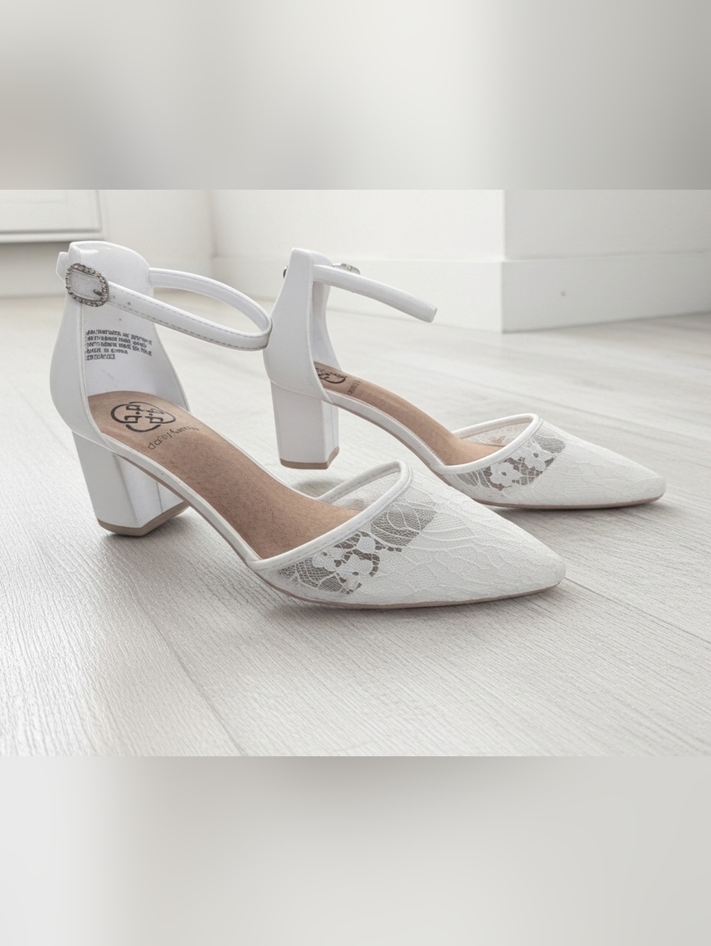 Daisy Fuentes Gwendoline Pointed Toe Wedding Prom Lace Heels Size 8M